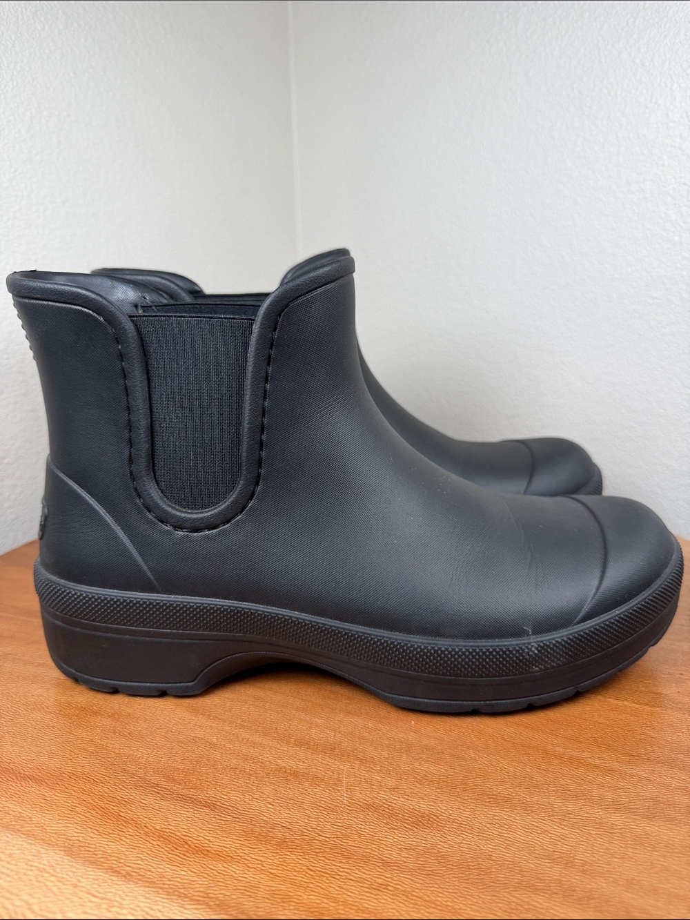 Dansko Black Karmel Chelsea Ankle Rain Boots Waterproof Rubber Size 38/7.5-8 - Picture 4 of 14